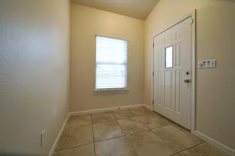 4350 W Iris Ave, Visalia, CA 93277 photo 4
