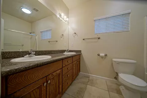 4350 W Iris Ave, Visalia, CA 93277 photo 12