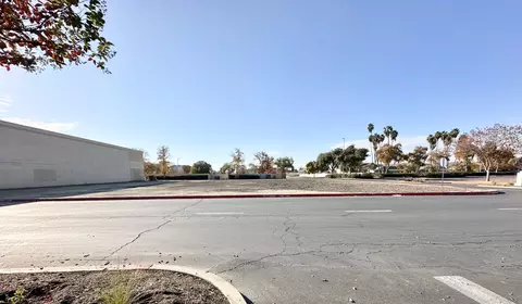580 N 11th Ave, Hanford, CA 93230 photo 3