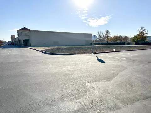 580 N 11th Ave, Hanford, CA 93230