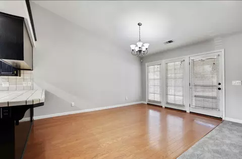 634 E Vine Ct, Visalia, CA 93292 photo 5