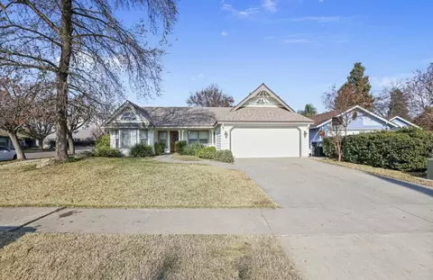 634 E Vine Ct, Visalia, CA 93292