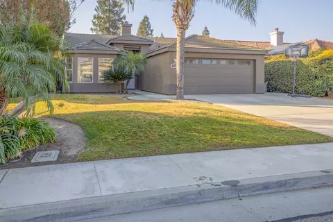 1411 E Parkview Ct, Visalia, CA 93292