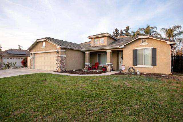 2266 W Wall Ct, Porterville, CA 93257