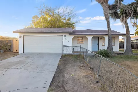14211 Park St, Armona, CA 93202