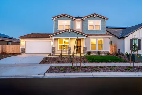 2225 Wilsonia St, Hanford, CA 93230