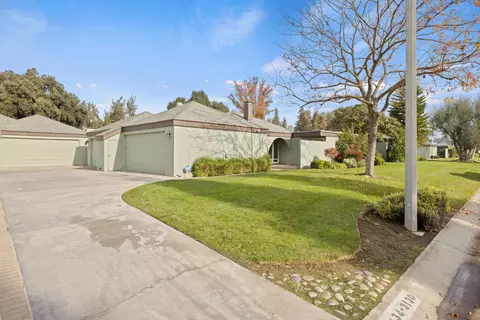 3130 W Border Links Dr, Visalia, CA 93291