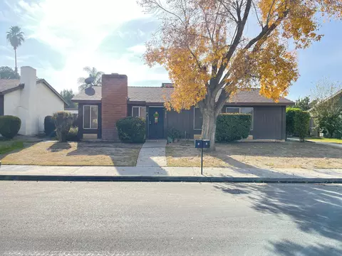 2817 N Half Moon Dr, Bakersfield, CA 93309