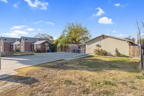 1523 N Turner St, Visalia, CA 93291