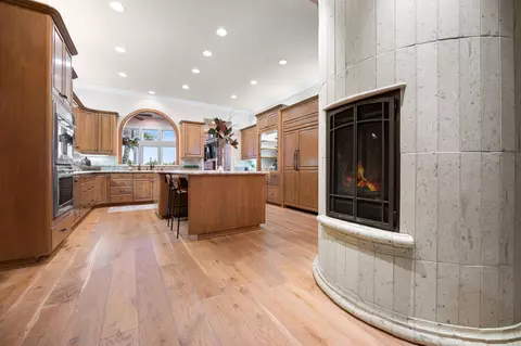 Kitchen - 20187 Avenue 262, Exeter, CA 93221 photo 15 of 18