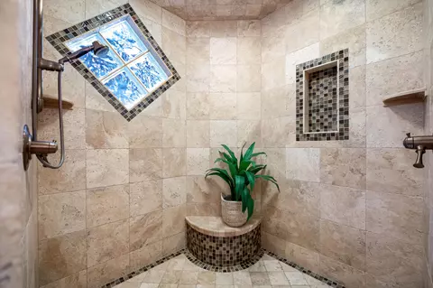 Bath - 20187 Avenue 262, Exeter, CA 93221 photo 7 of 14