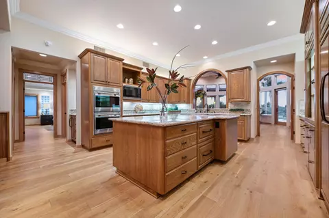 Kitchen - 20187 Avenue 262, Exeter, CA 93221 photo 12 of 18