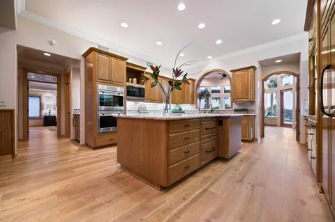 Kitchen - 20187 Avenue 262, Exeter, CA 93221 photo 1 of 18