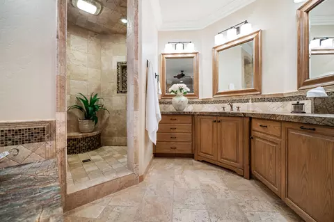 Bath - 20187 Avenue 262, Exeter, CA 93221 photo 6 of 14