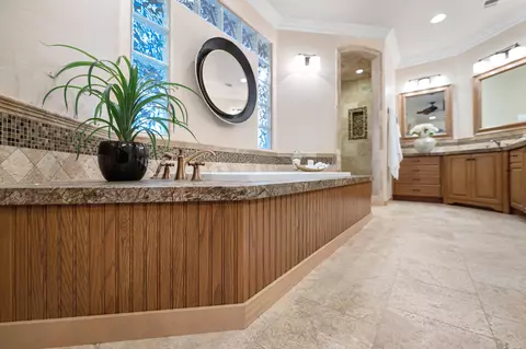 Bath - 20187 Avenue 262, Exeter, CA 93221 photo 11 of 14