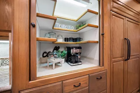 Kitchen - 20187 Avenue 262, Exeter, CA 93221 photo 6 of 18