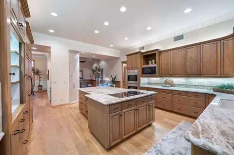 Kitchen - 20187 Avenue 262, Exeter, CA 93221 photo 14 of 18