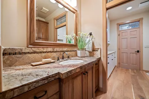 Bath - 20187 Avenue 262, Exeter, CA 93221 photo 14 of 14