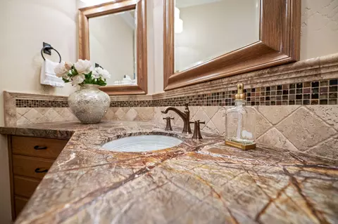Bath - 20187 Avenue 262, Exeter, CA 93221 photo 8 of 14