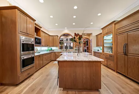 Kitchen - 20187 Avenue 262, Exeter, CA 93221 photo 8 of 18