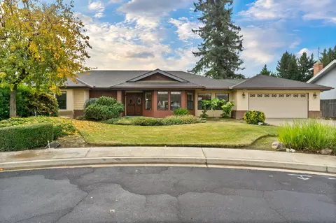 3127 W Cherry Ct, Visalia, CA 93277