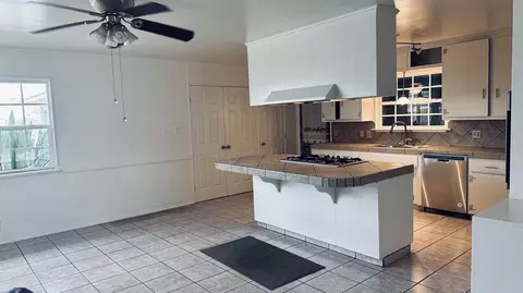 277 E Prosperity Ave, Tulare, CA 93274 photo 5