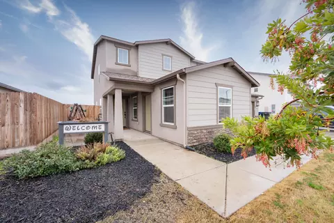 2279 Hough Ave, Tulare, CA 93274