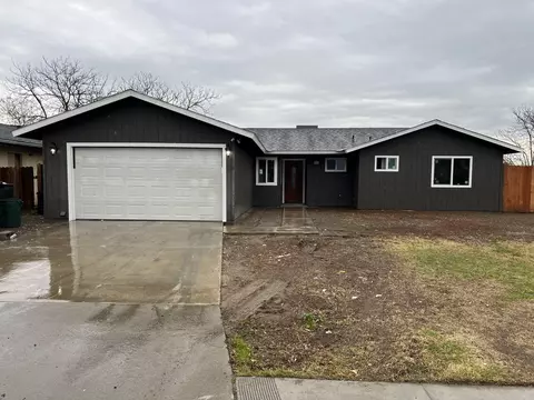 821 Connie Dr, Hanford, CA 93230