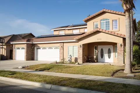 1964 E Bridger Ave, Tulare, CA 93274
