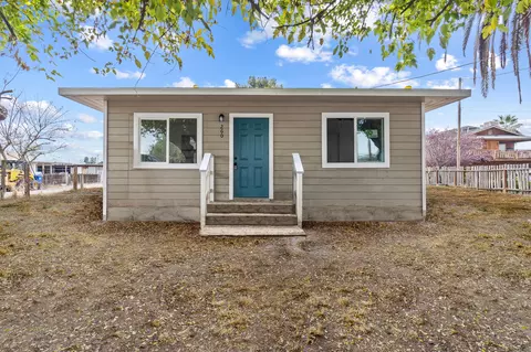 260 N Salisbury St, Porterville, CA 93257