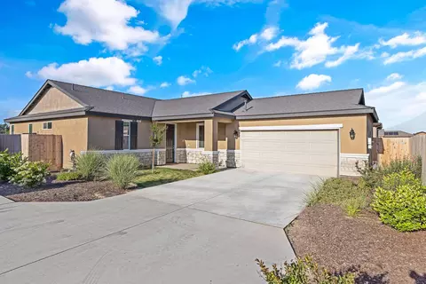 412 W Kimball Ave, Visalia, CA 93277