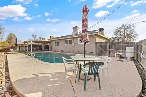 404 E Sycamore Dr, Hanford, CA 93230 photo 24
