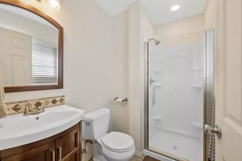 404 E Sycamore Dr, Hanford, CA 93230 photo 19