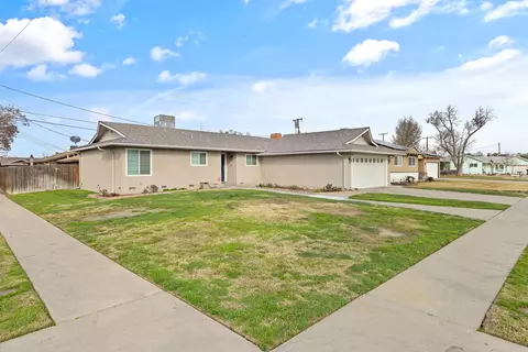 404 E Sycamore Dr, Hanford, CA 93230 photo 2