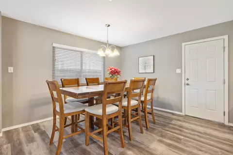 404 E Sycamore Dr, Hanford, CA 93230 photo 8