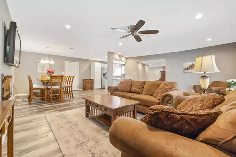 404 E Sycamore Dr, Hanford, CA 93230 photo 10