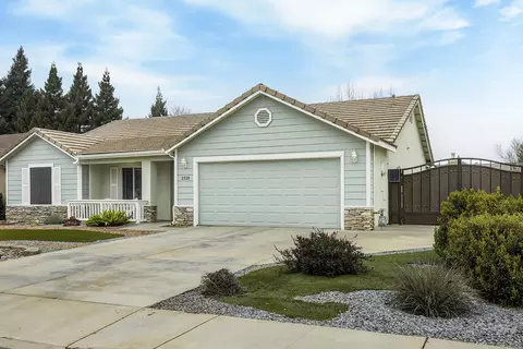 2528 E Beech Ct, Visalia, CA 93292 photo 2