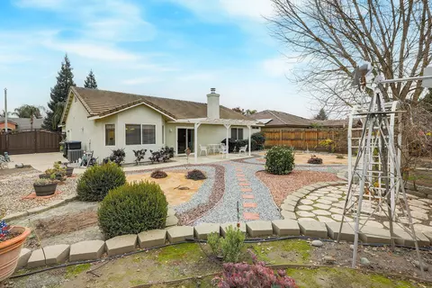 2528 E Beech Ct, Visalia, CA 93292 photo 25