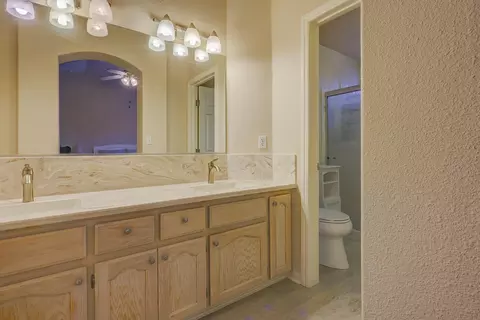 2528 E Beech Ct, Visalia, CA 93292 photo 18