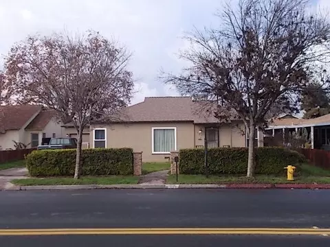 559 N Cherry St, Tulare, CA 93274