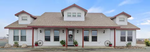 24695 Avenue 104, Terra Bella, CA 93270