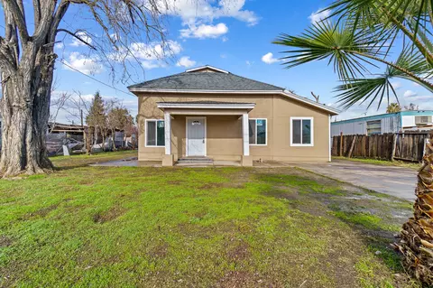 608 W Beacon Ave, Tulare, CA 93274