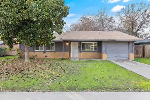 251 Holly St, Woodlake, CA 93286