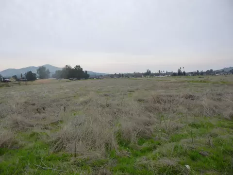 -- E Olive Avenue, Porterville, CA 93257