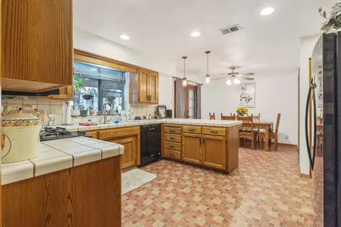 3112 E Birch Ave, Visalia, CA 93292 photo 11
