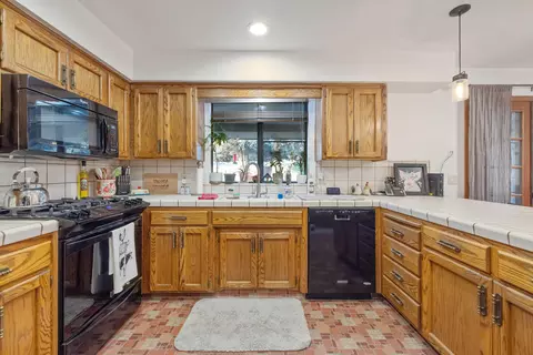 3112 E Birch Ave, Visalia, CA 93292 photo 10
