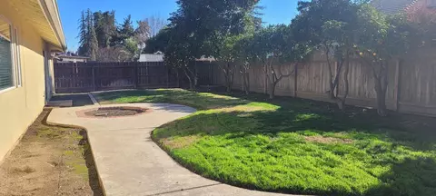 2517 E Howard Ave, Visalia, CA 93292 photo 6