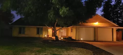 2517 E Howard Ave, Visalia, CA 93292 photo 2