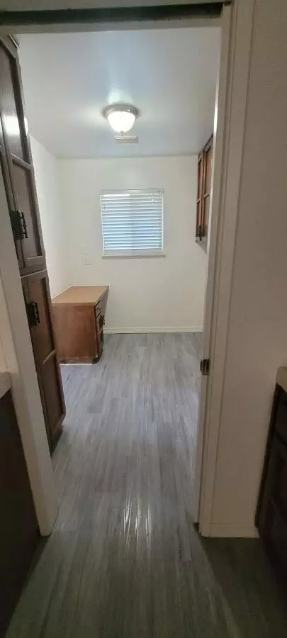 2517 E Howard Ave, Visalia, CA 93292 photo 8