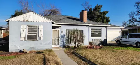 2414 W Pecan Ct, Visalia, CA 93277